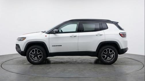 Bright White Clearcoat 2025 Jeep Compass Trailhawk