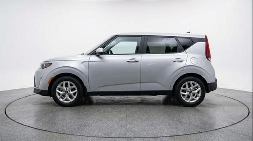 Steel Gray 2025 Kia Soul LX
