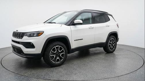 Bright White Clearcoat 2025 Jeep Compass Trailhawk