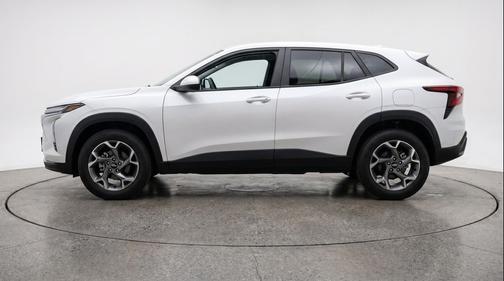 Summit White 2025 Chevrolet Trax LT