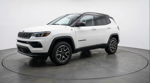 Bright White Clearcoat 2025 Jeep Compass Trailhawk