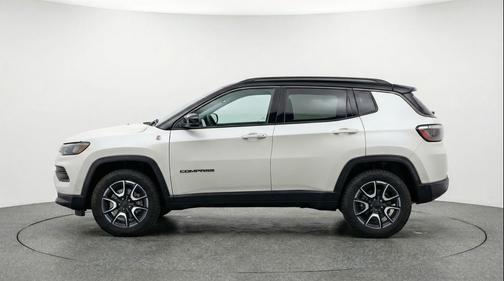 Bright White Clearcoat 2025 Jeep Compass Trailhawk
