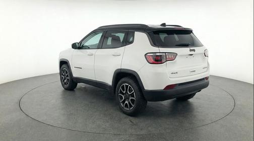 Bright White Clearcoat 2025 Jeep Compass Trailhawk