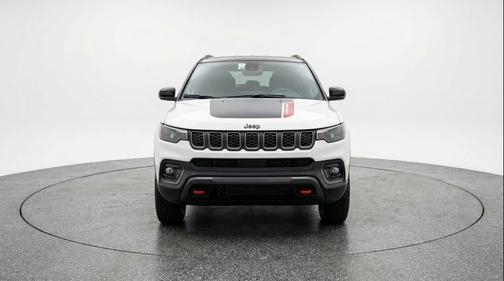 Bright White Clearcoat 2025 Jeep Compass Trailhawk