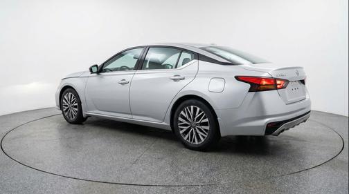 Brilliant Silver Metallic 2025 Nissan Altima SV FWD