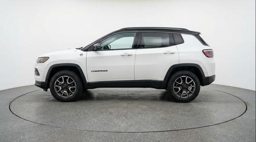 Bright White Clearcoat 2025 Jeep Compass Trailhawk