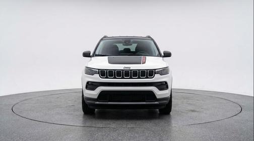 Bright White Clearcoat 2025 Jeep Compass Trailhawk