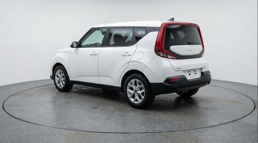 Snow White Pearl 2025 Kia Soul LX