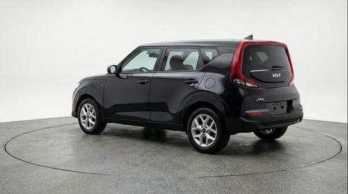 Fusion Black 2025 Kia Soul LX
