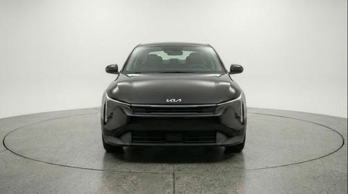 Aurora Black Pearl 2025 Kia K4 LXS