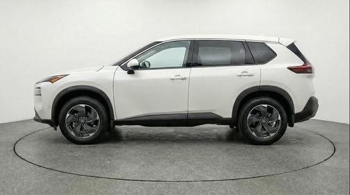 Everest White Pearl Tricoat 2025 Nissan Rogue SV