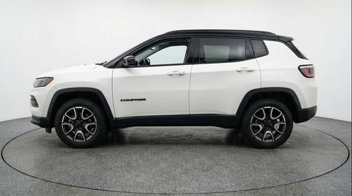 Bright White Clearcoat 2025 Jeep Compass Trailhawk