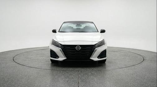 Glacier White 2025 Nissan Altima SV FWD