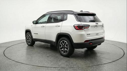 Bright White Clearcoat 2025 Jeep Compass Trailhawk