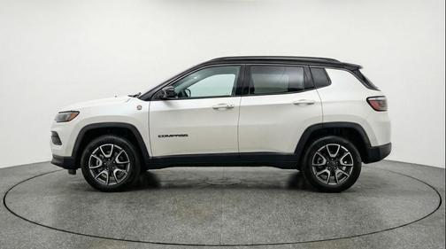 Bright White Clearcoat 2025 Jeep Compass Trailhawk