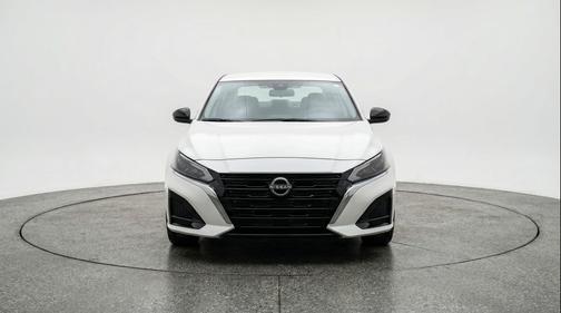Glacier White 2025 Nissan Altima SV FWD