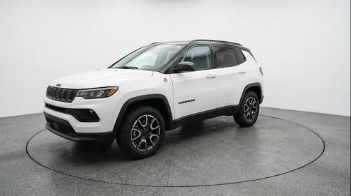 Bright White Clearcoat 2025 Jeep Compass Trailhawk