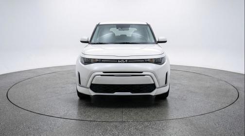 Snow White Pearl 2025 Kia Soul LX