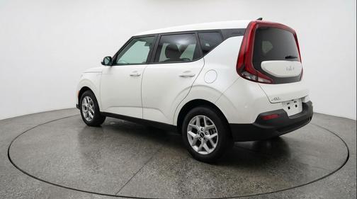 Snow White Pearl 2025 Kia Soul LX