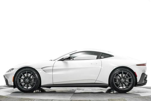 Stratus White 2020 Aston Martin Vantage -Exterior Black Collection, Sports Plus Collection