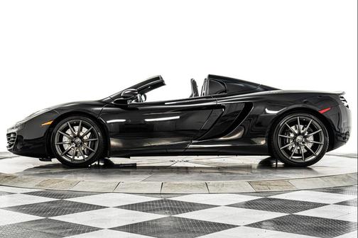 2013 McLaren MP4-12C Base