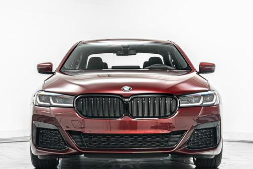 Aventurin Red Metallic 2023 BMW 530 i xDrive