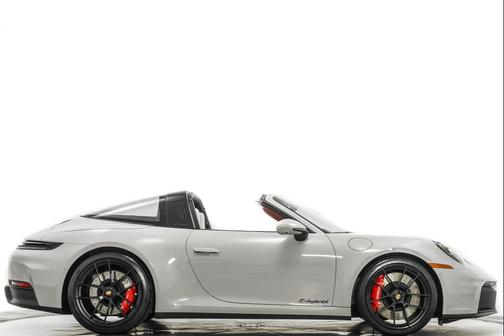 2025 Porsche 911 Targa 4 GTS