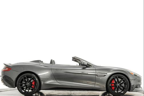 2016 Aston Martin Vanquish Volante