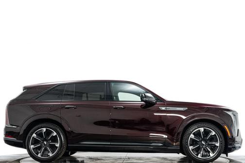 2025 Cadillac Escalade IQ Sport 2