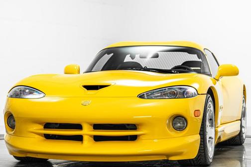 2002 Dodge Viper GTS