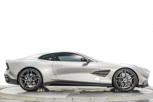 2025 Aston Martin Vanquish Coupe