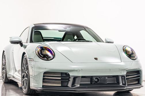 2025 Porsche 911 Carrera