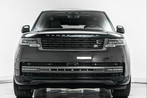 Santorini Black Metallic 2025 Land Rover Range Rover P550e SE