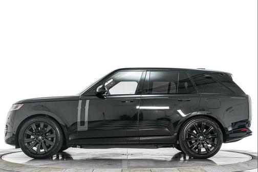 Santorini Black Metallic 2025 Land Rover Range Rover P550e SE