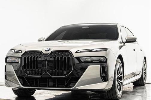 Oxide Grey Metallic 2026 BMW 740 xDrive