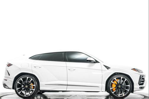 Bianco Monocerus 2022 Lamborghini Urus