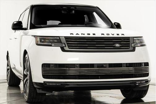 2024 Land Rover Range Rover P615 SV