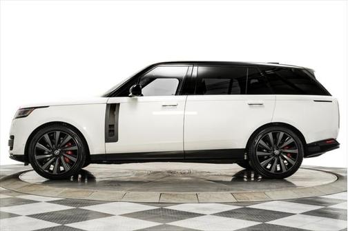 2024 Land Rover Range Rover P615 SV