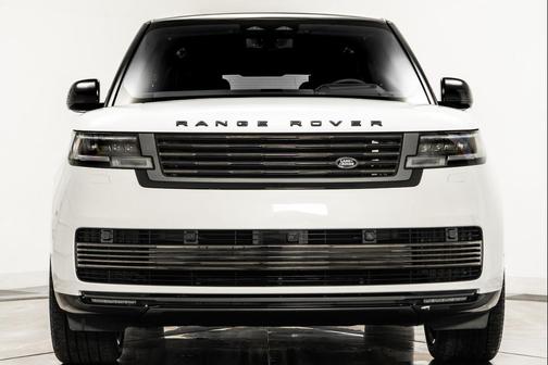 2024 Land Rover Range Rover P615 SV