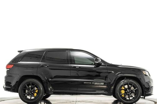 Diamond Black Crystal Pearlcoat 2021 Jeep Grand Cherokee Trackhawk