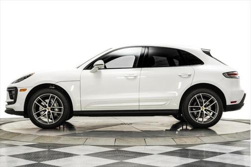 2022 Porsche Macan Base