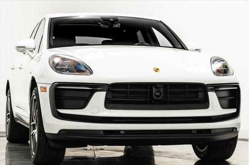 2022 Porsche Macan Base
