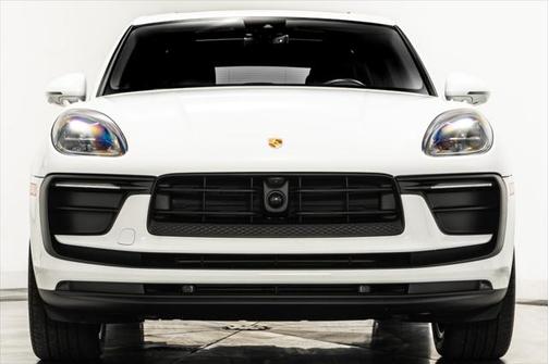 2022 Porsche Macan Base