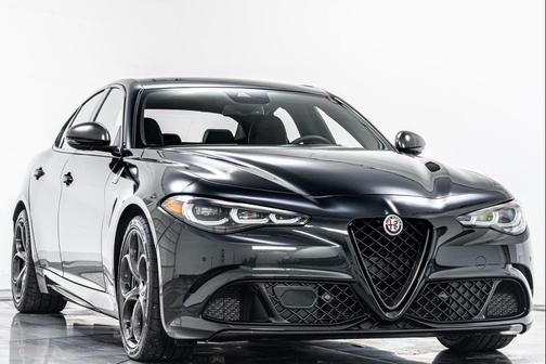 Vulcano Black Metallic 2024 Alfa Romeo Giulia Quadrifoglio