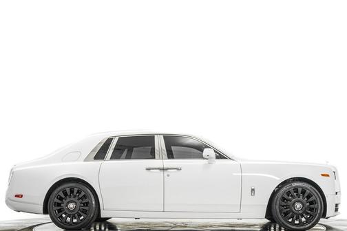 2023 Rolls-Royce Phantom Sedan