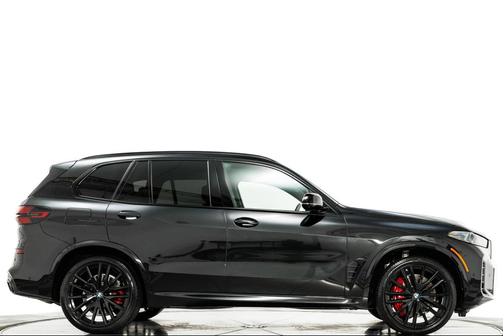 2025 BMW X5 M60i