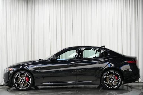 2023 Alfa Romeo Giulia Veloce RWD