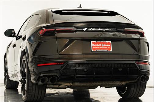 2022 Lamborghini Urus Pearl Capsule