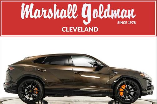 2022 Lamborghini Urus Pearl Capsule