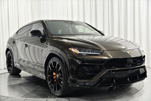 2022 Lamborghini Urus Pearl Capsule